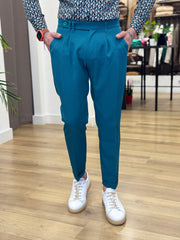 PANTALONI CAPRI CON PENCE DETTAGLIO CINTURINO