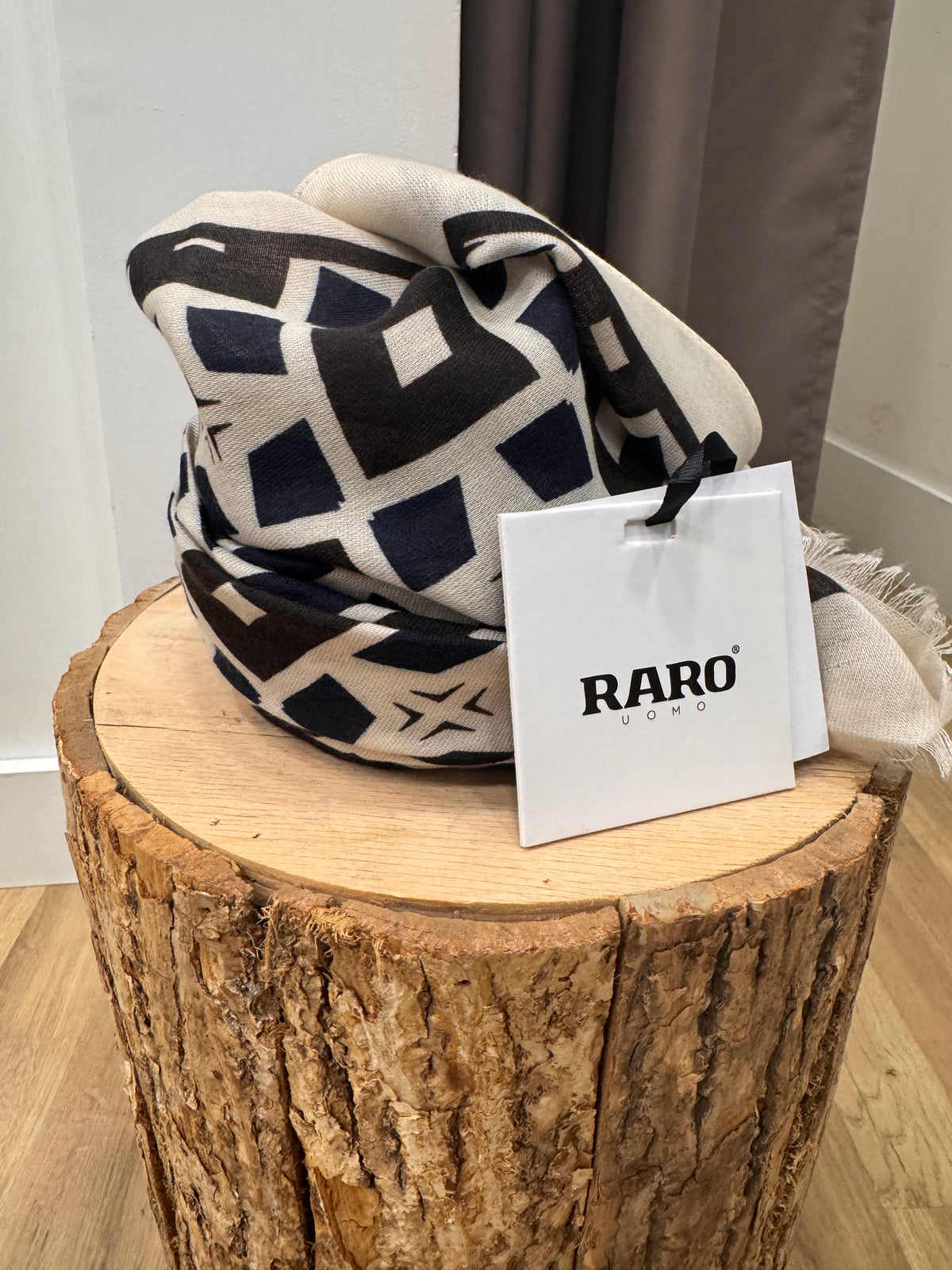 PASHMINA FANTASIA ASTRATTA FONDO BIANCO